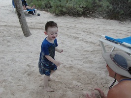 Julie &amp; Nico playing in the sand3