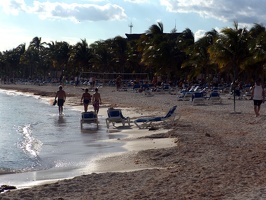 Lounges returning to the sea