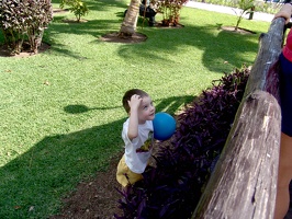 Julie and Nicolas playing ball 5