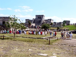 &amp;quot;El Castillo&amp;quot; and a shot of the crowds.