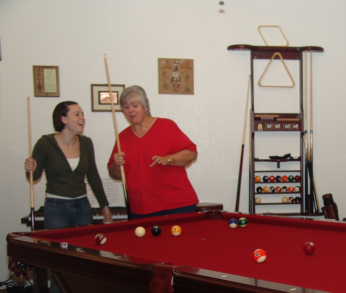 Joanie_and_Christina_pool_4.jpg